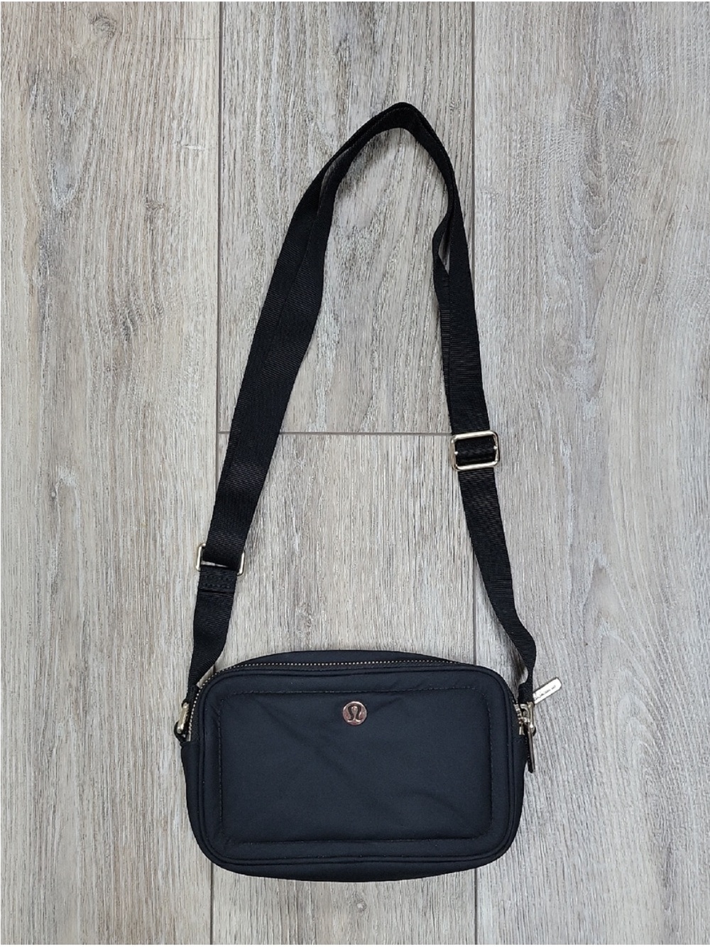 lululemon athletica Crossbody Camera Bag 2L Black with Gold Hardware